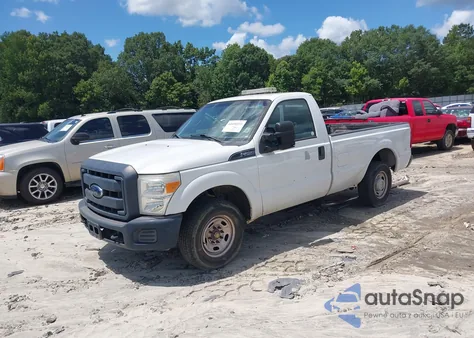 2015 Ford F-250 Xl z USA, uszkodzony, nr VIN 1FTBF2A67FEA88207